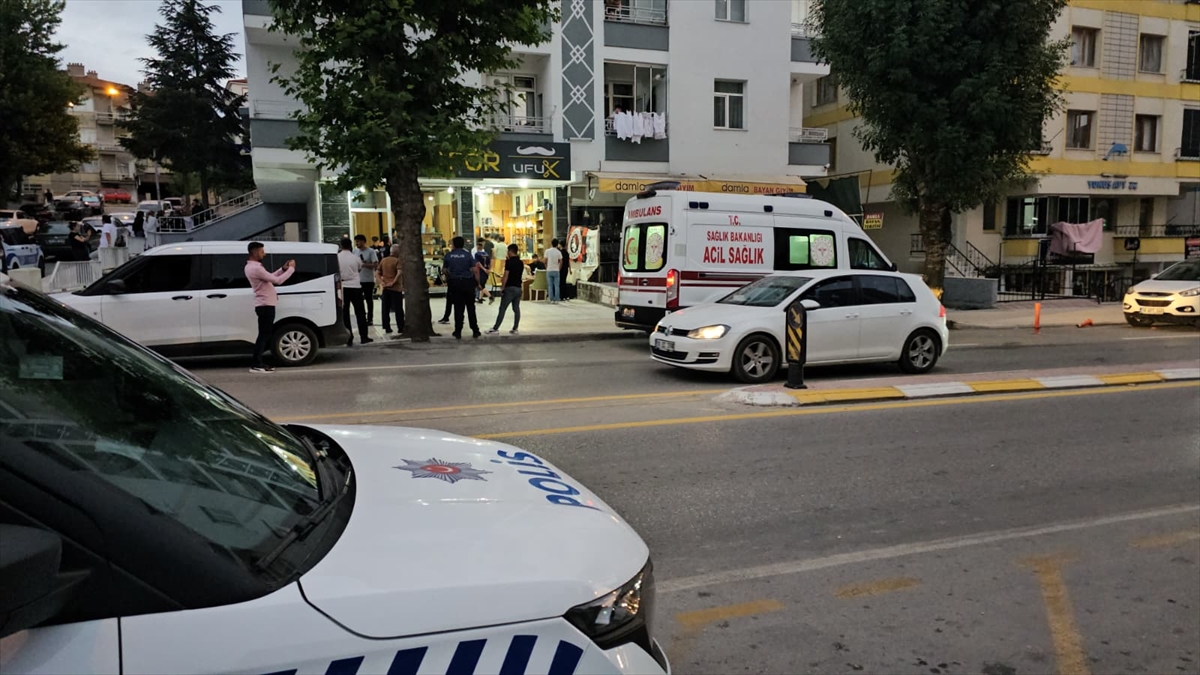 Çorum'da Berberde Silahlı Kavga: İki Husumetli Karşı Karşıya Geldi