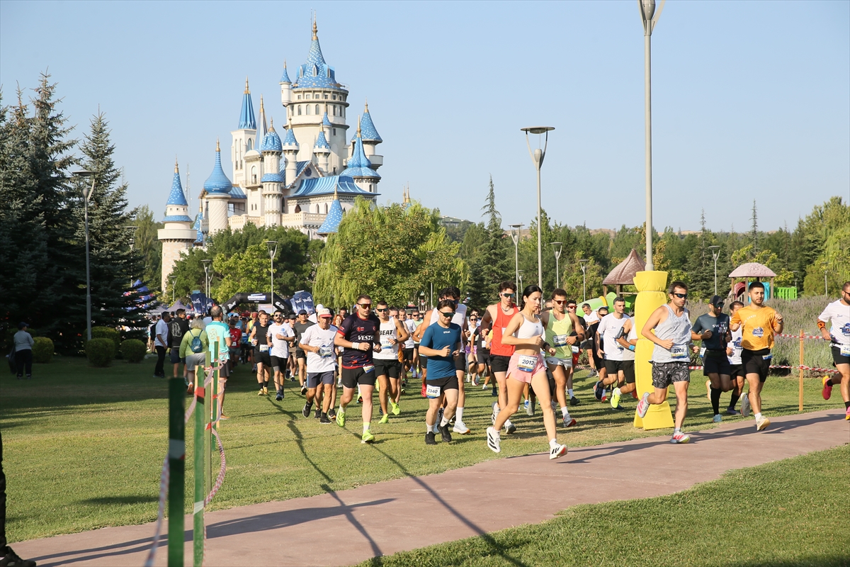 Eskişehir Yarı Maratonu ve Spor Festivali Coşkuyla Başladı