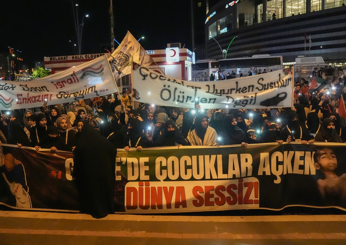 Diyarbakır'da İsrail'in Gazze'ye Yönelik Saldırıları Protesto Edildi