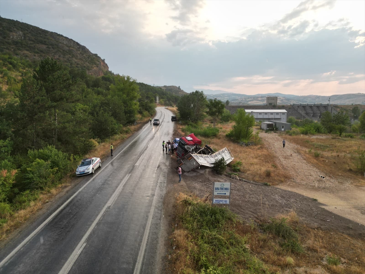 İnegöl'de Korkutan Tır Kazası: Detaylar ve Son Gelişmeler