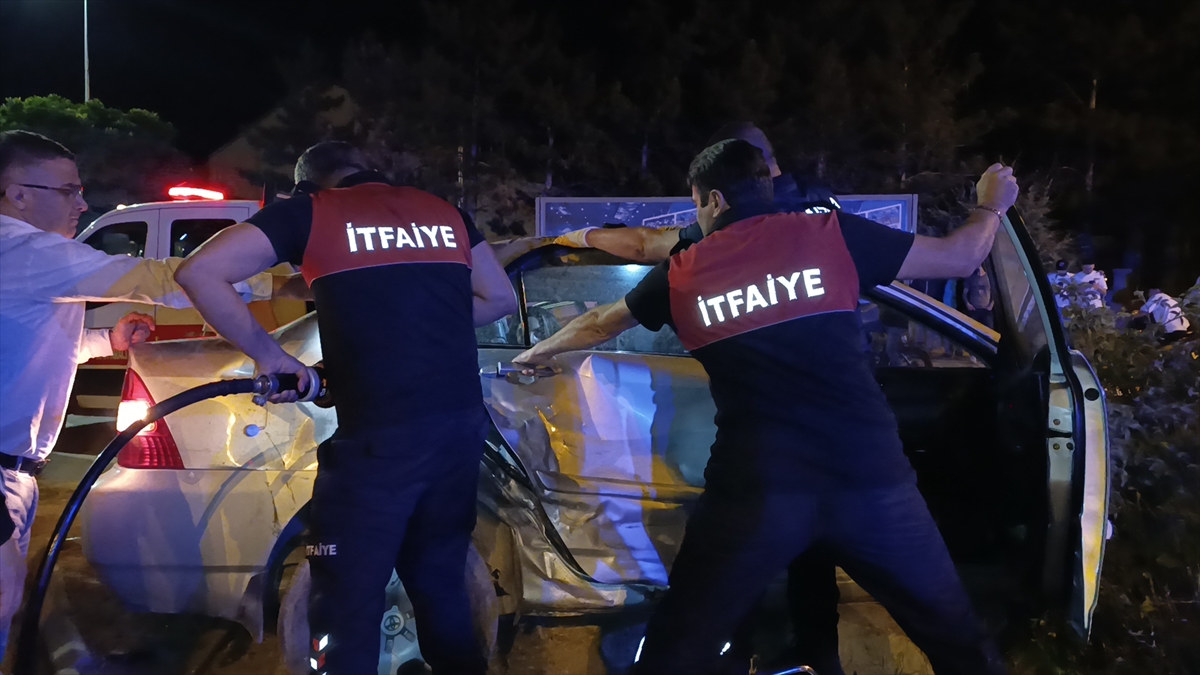 Sivas'ta Trafik Kazası Yaralılarla Sonuçlandı