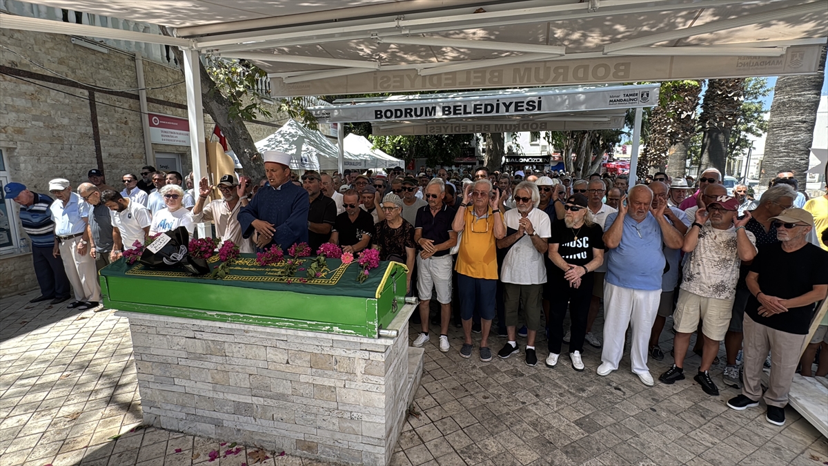 Ünlü Müzisyen Selçuk Alagöz Bodrum'da Son Yolculuğuna Uğurlandı