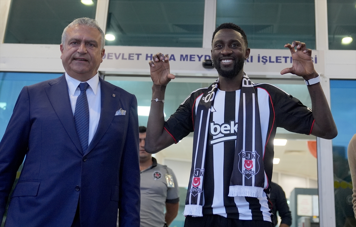 Beşiktaş'ın Yeni Transferi Ndidi İstanbul'da Coşkuyla Karşılandı