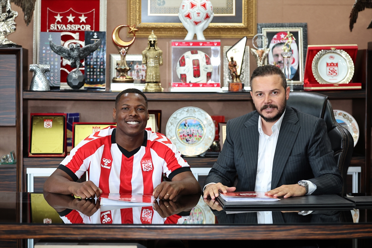 Sivasspor'un Yeni Yıldızı Luan Campos İmzayı Attı