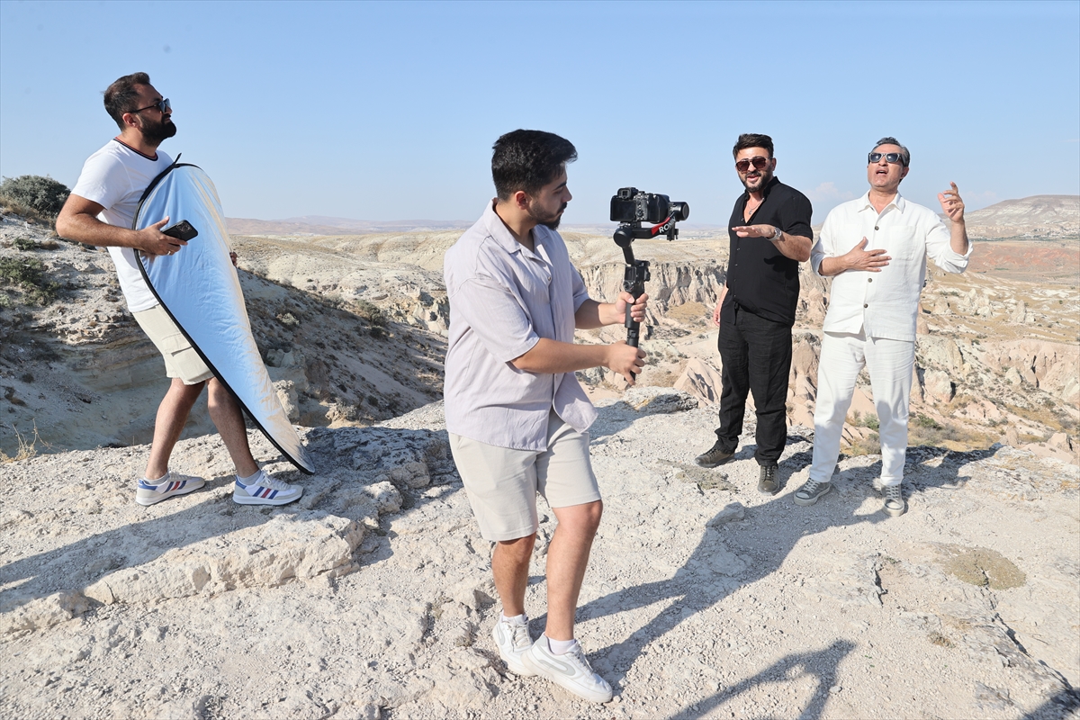 Rafet El Roman Kapadokya'da Yeni Klibi İçin Sete Çıktı
