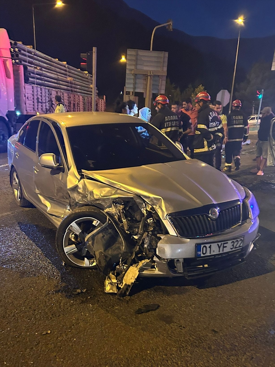 Adana'da Korkunç Trafik Kazası Kameralara Yansıdı