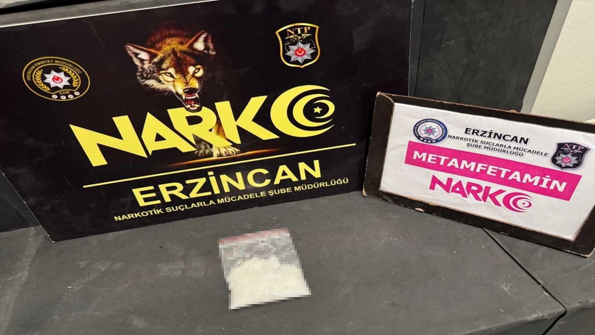 Erzincan'da Uyuşturucu Operasyonu Yolcu Otobüsünde Zanlı Tutuklandı