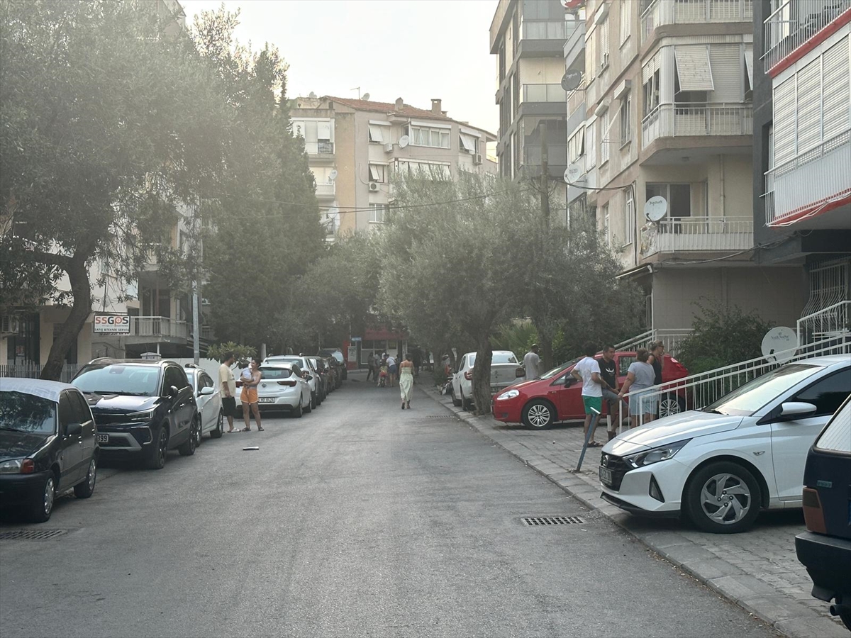 Balıkesir Sındırgı'da Şiddetli Deprem Halkı Tedirgin Etti