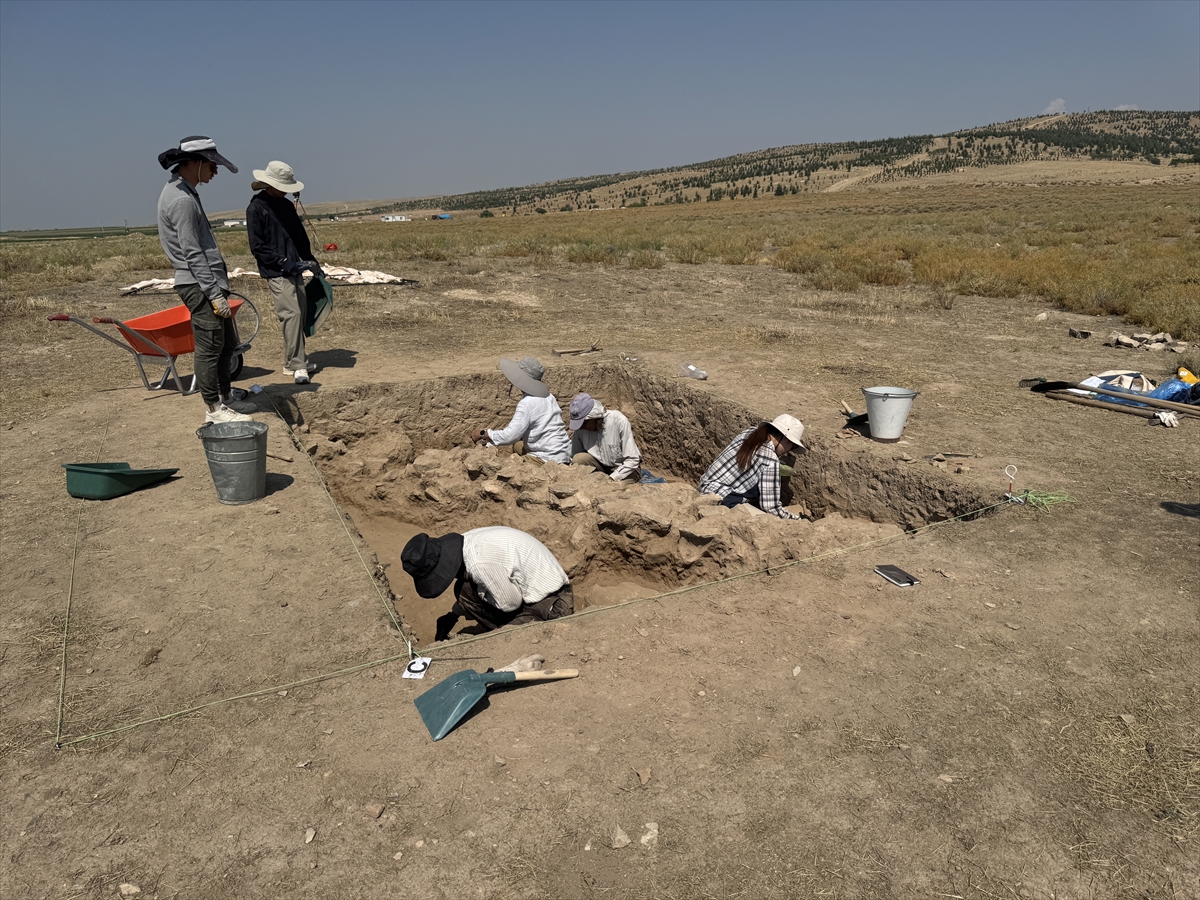 Üçhöyük'te Japon Arkeologlar Geçmişin İzlerini Sürüyor