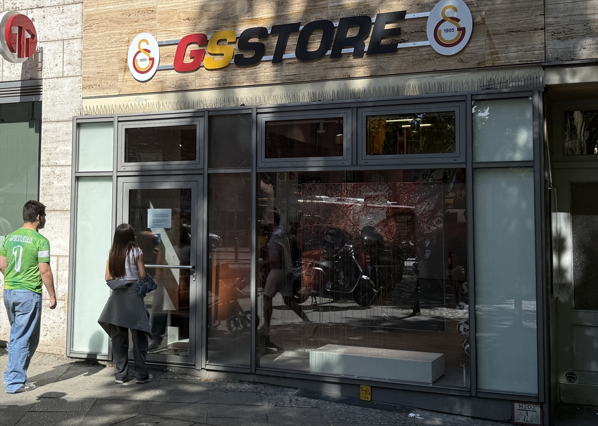 Galatasaray'ın Berlin'deki Gurur Durağı GS Store Açıldı