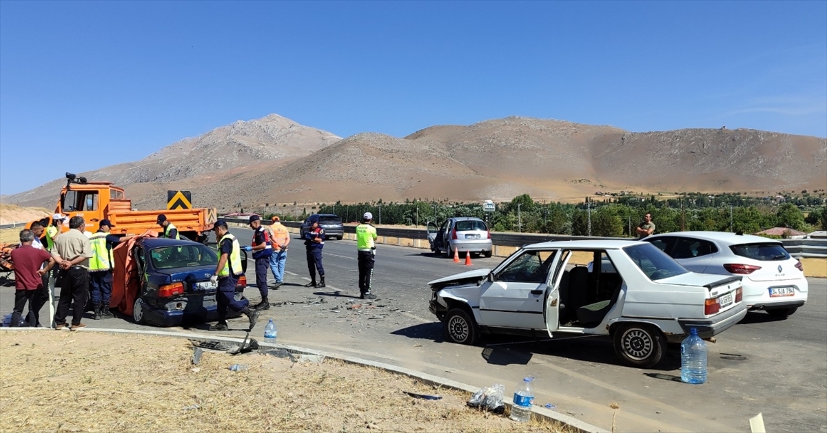 Kahramanmaraş'ta Zincirleme Kaza Can Aldı: 1 Ölü, 8 Yaralı