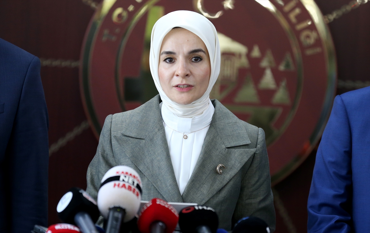Aile Bakanı Göktaş, Karabük'te Deprem ve Sosyal Hizmetler Üzerine Konuştu
