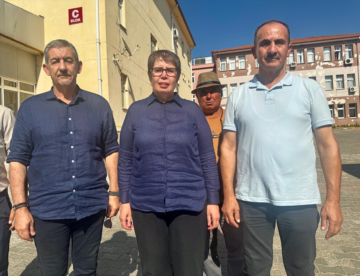 CHP'li Zeliha Aksaz Şahbaz Sındırgı'da Depremzedelerle Bir Araya Geldi