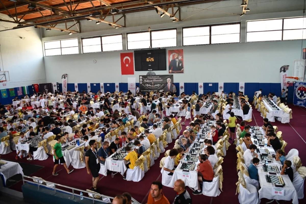 Keşan'da 20. Uluslararası Satranç Turnuvası Heyecanı Başladı