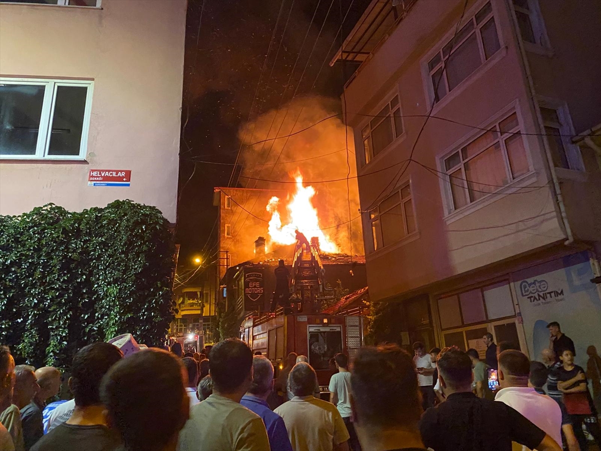 Balıkesir'de Yangın Paniği: İki Evde Büyük Hasar Meydana Geldi
