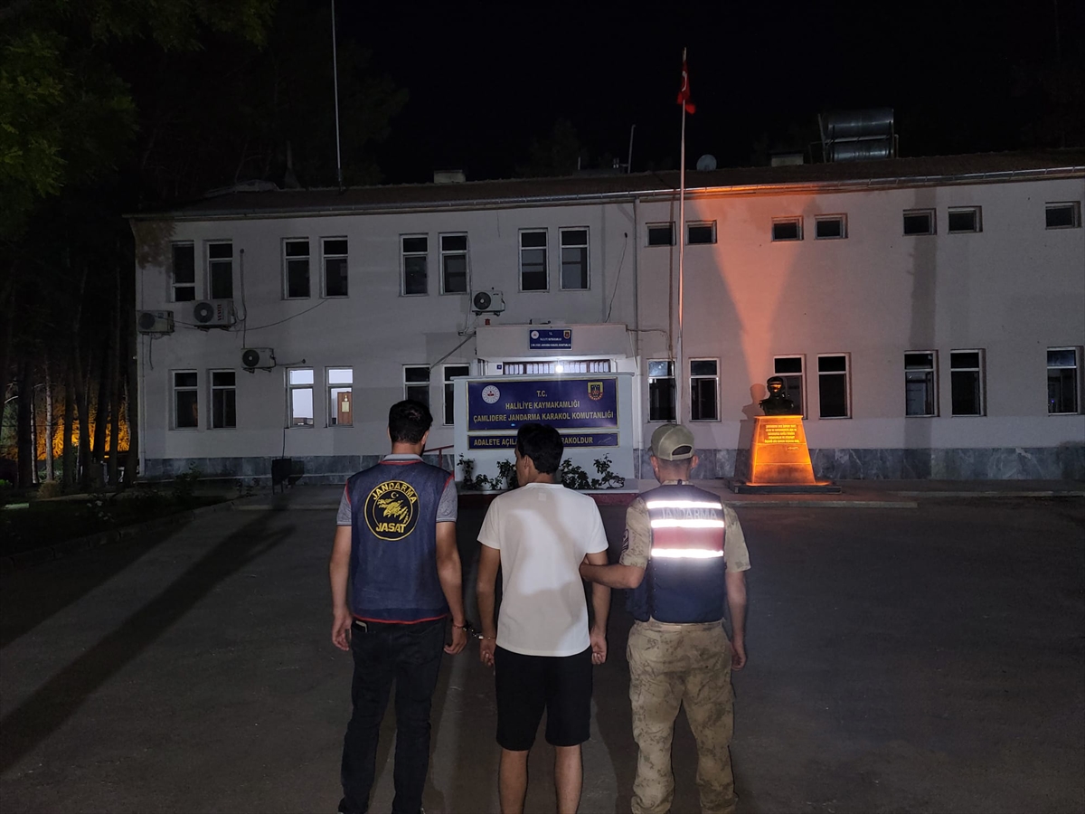 Şanlıurfa'da Yıllardır Aranan Firari Hükümlü Adalete Teslim Edildi