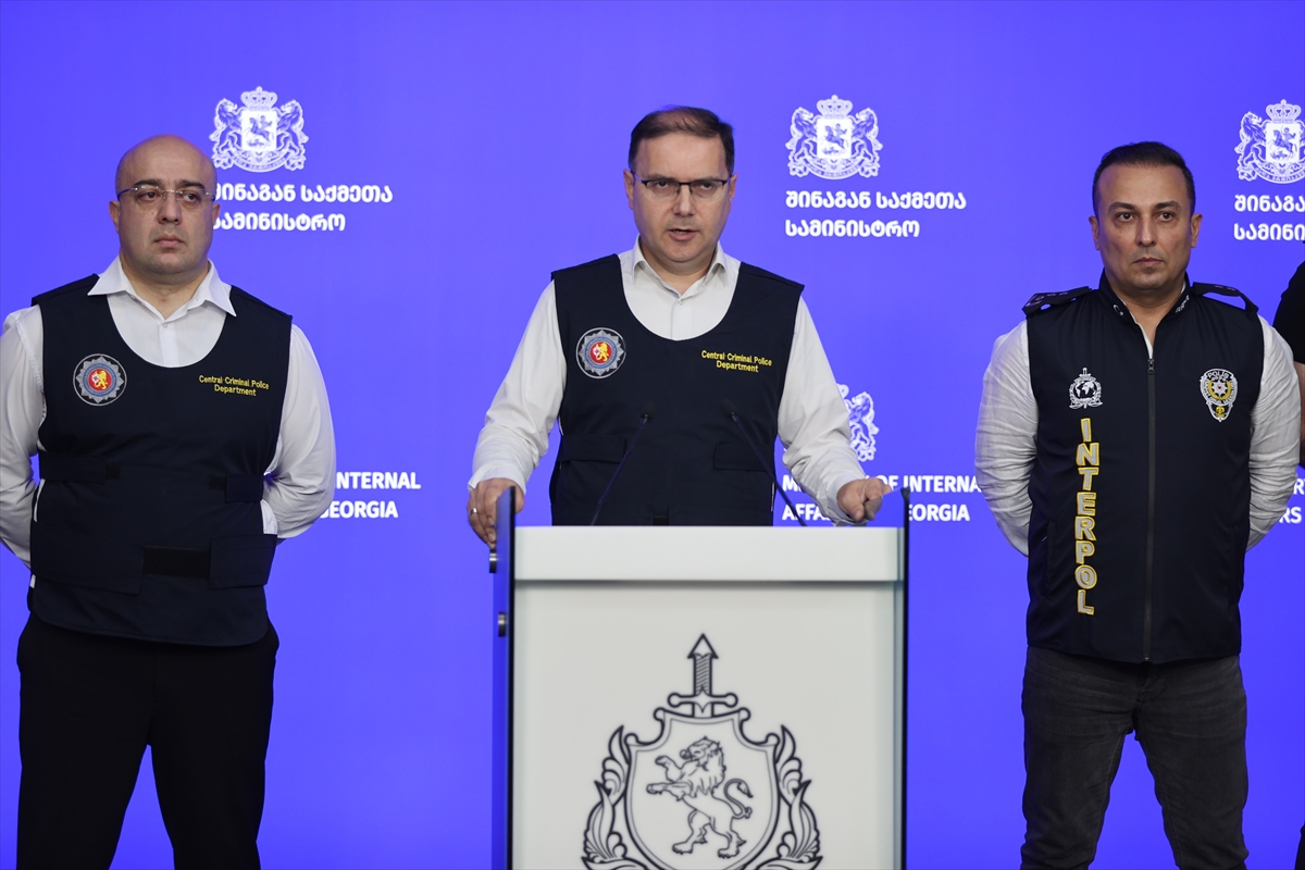 Türkiye'nin Kırmızı Bültenle Aradığı 12 Kişi Gürcistan'da Yakalandı