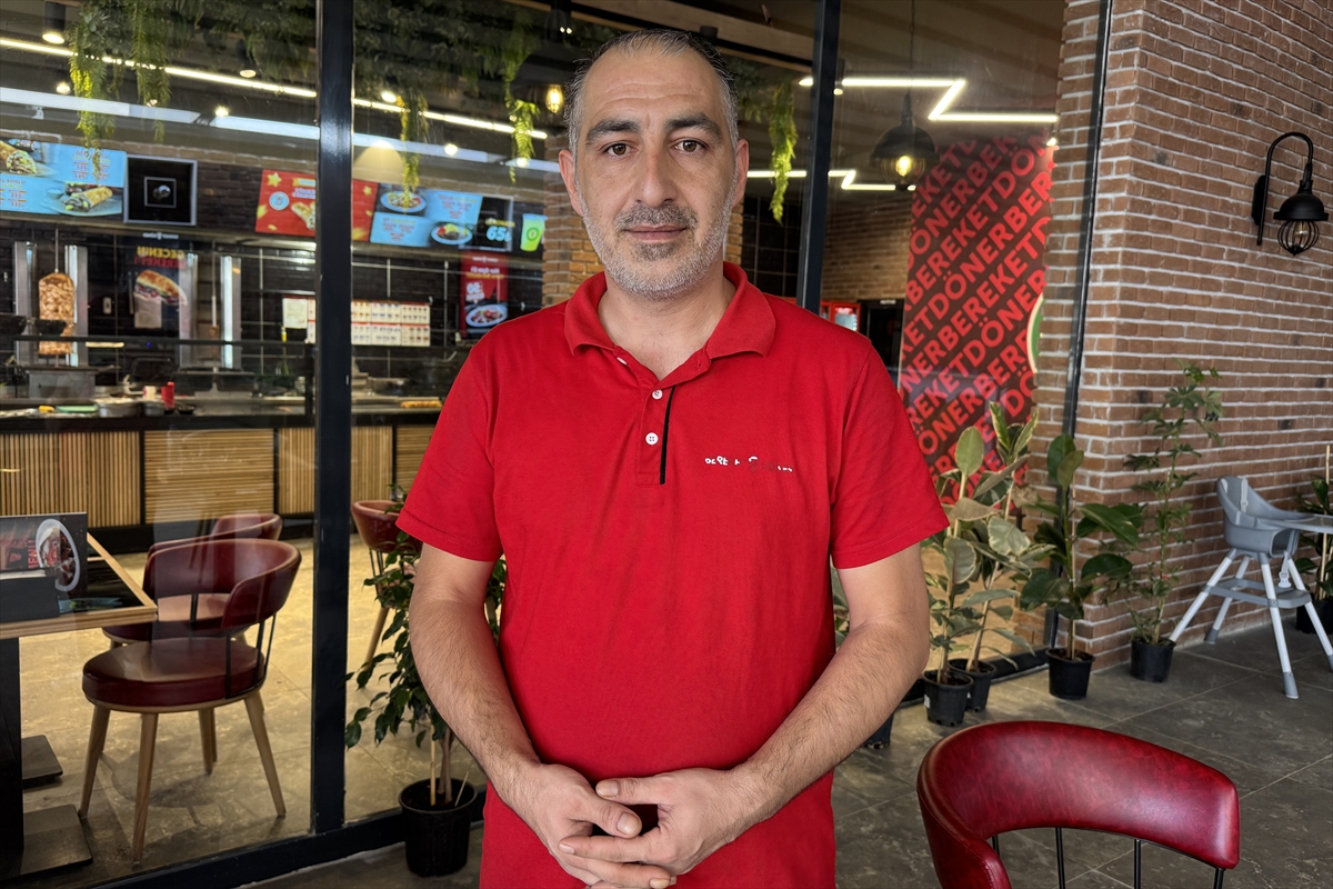 Elazığ'da Döner Ustası, Müşterisinin Hayatını Heimlich Manevrasıyla Kurtardı