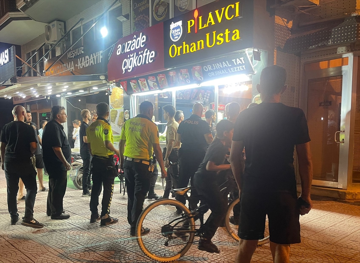 Samsun Bafra'da Kavga Kanlı Bitti: İki Genç Yaralandı