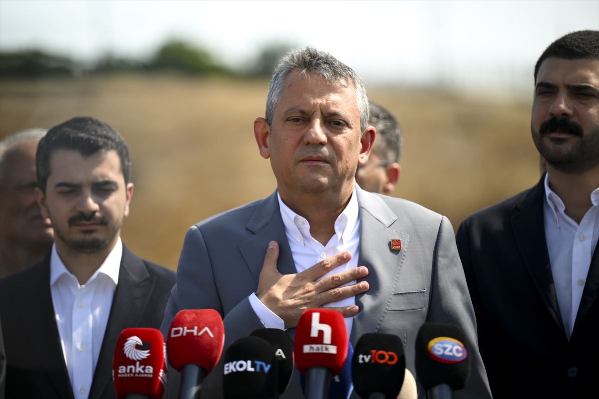 Özgür Özel'den İmamoğlu ve Diğer Belediye Başkanlarına Ziyaret