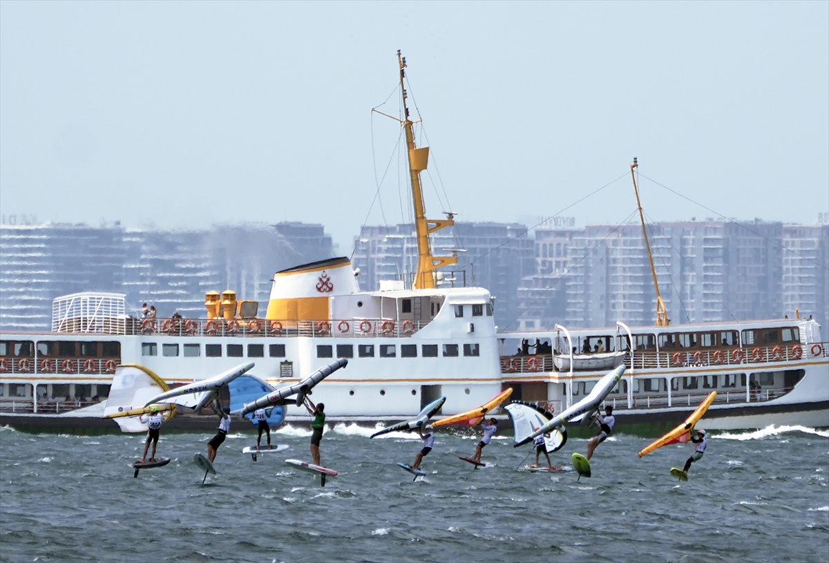 İstanbul'da Rüzgarın Efendileri Audi Wingfoil Racing Dünya Kupası'nda Yarışıyor