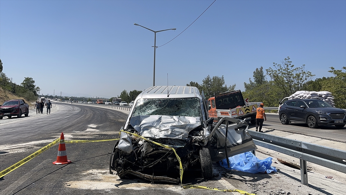 Burdur'da Feci Trafik Kazası: İki Hayat Söndü, Dört Yaralı Var