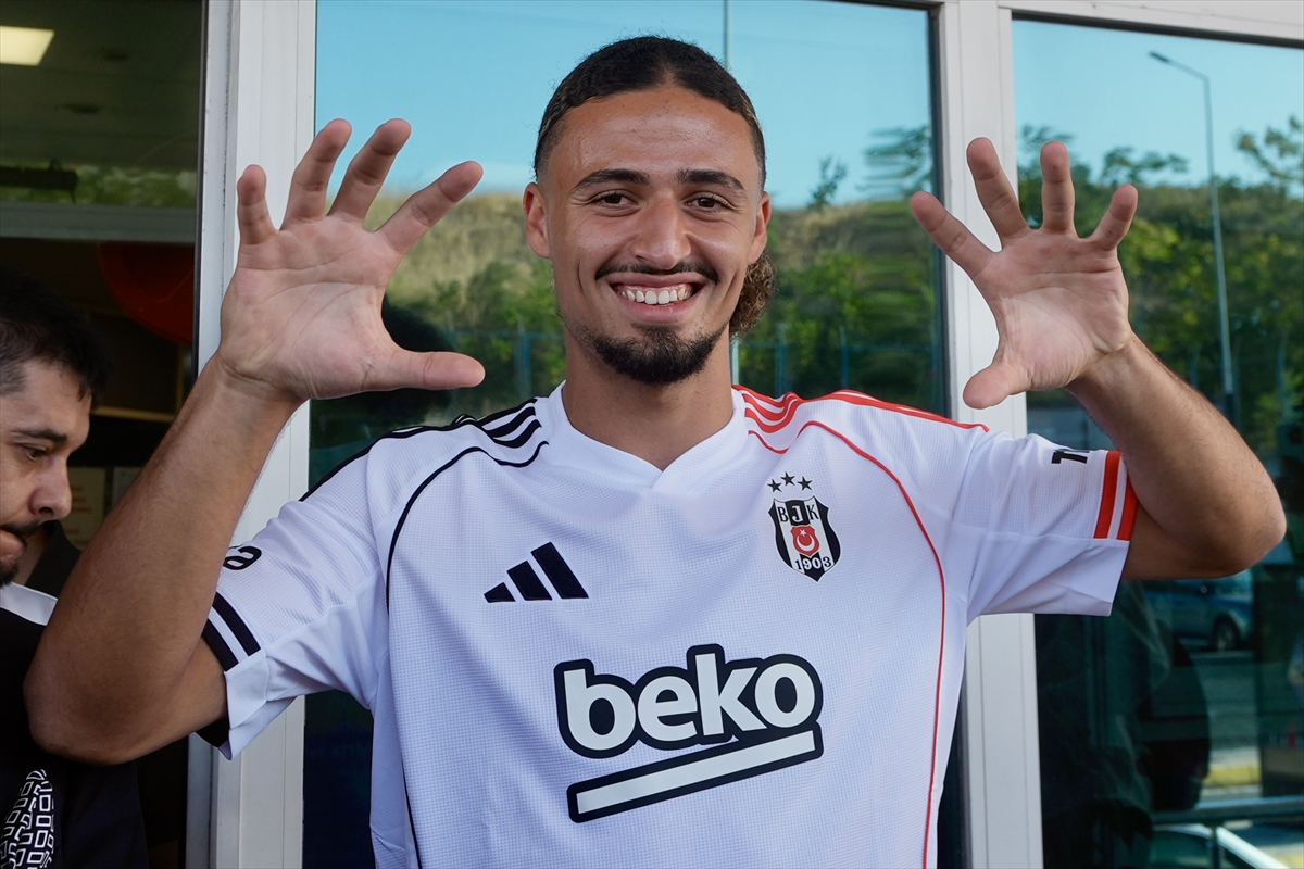 Beşiktaş'ın Genç Yıldız Adayı Taylan Bulut İstanbul'da