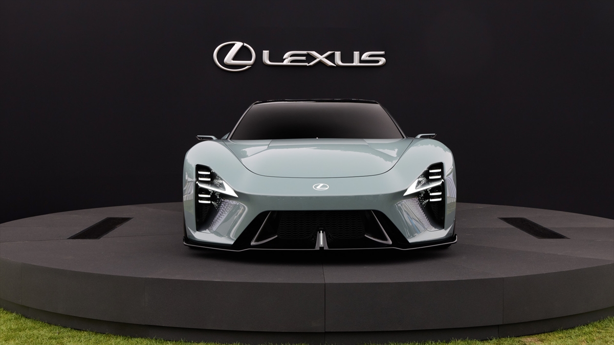 Lexus'un Yeni Sport Concept Modeli Araba Tutkunlarını Büyüledi