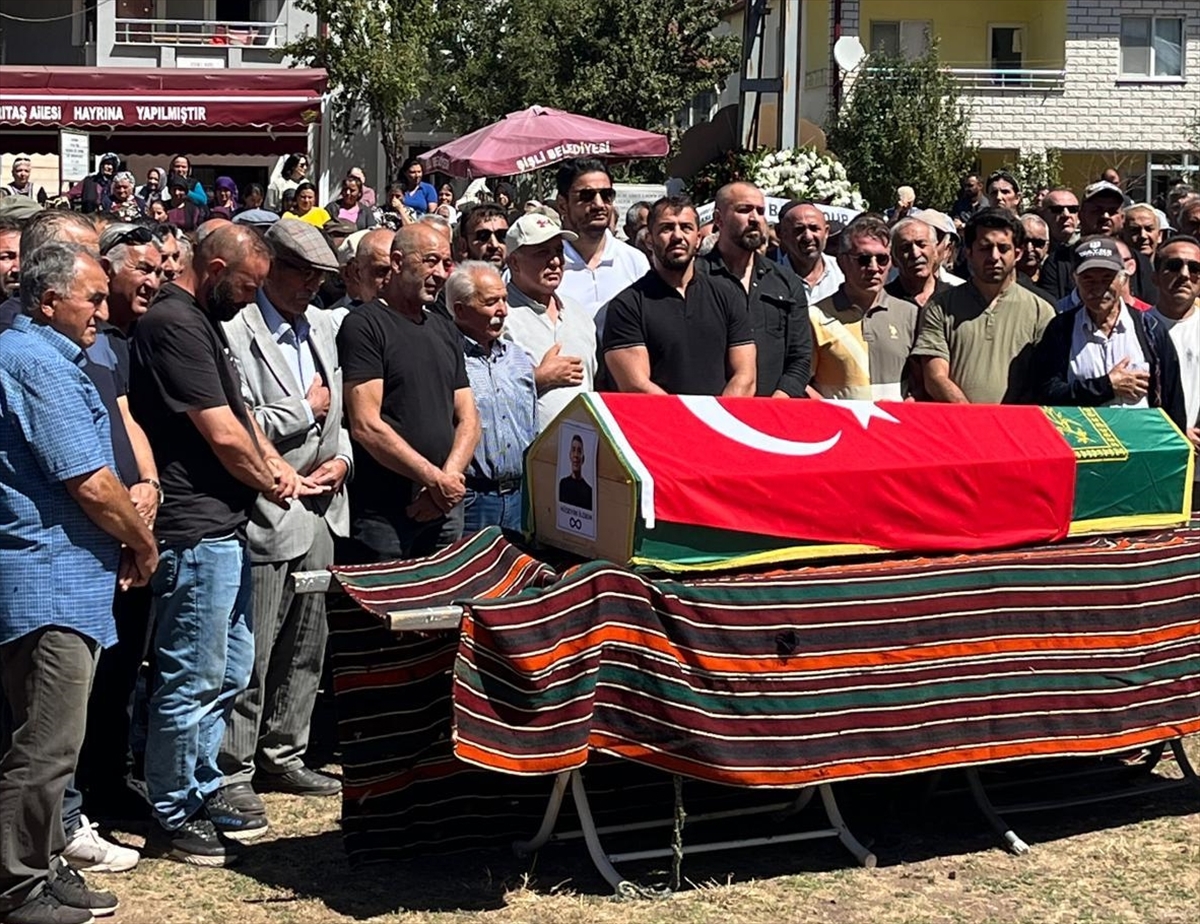 Milli Güreşçi Hüseyin İldem'e Veda: Şampiyon Sonsuzluğa Uğurlandı