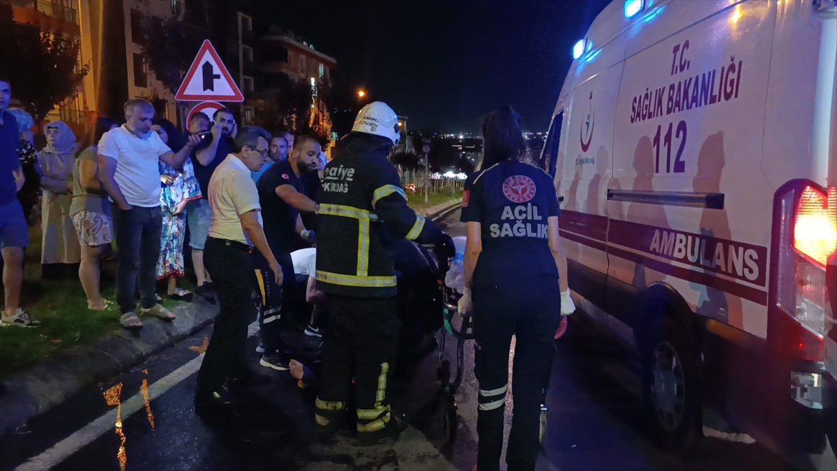 Tekirdağ'da Korkunç Kaza! Otomobil Yayalara Böyle Çarptı