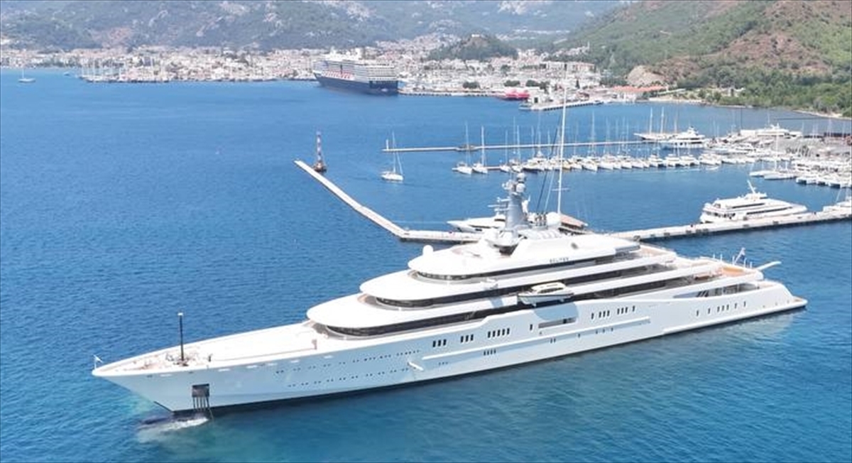 Roman Abramoviç'in Dev Yatı Eclipse Marmaris'ten Ayrıldı: İşte Yeni Rotası