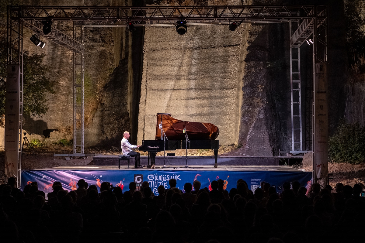 Bodrum'da Tarihi Atmosferde Duygusal Bir Gece