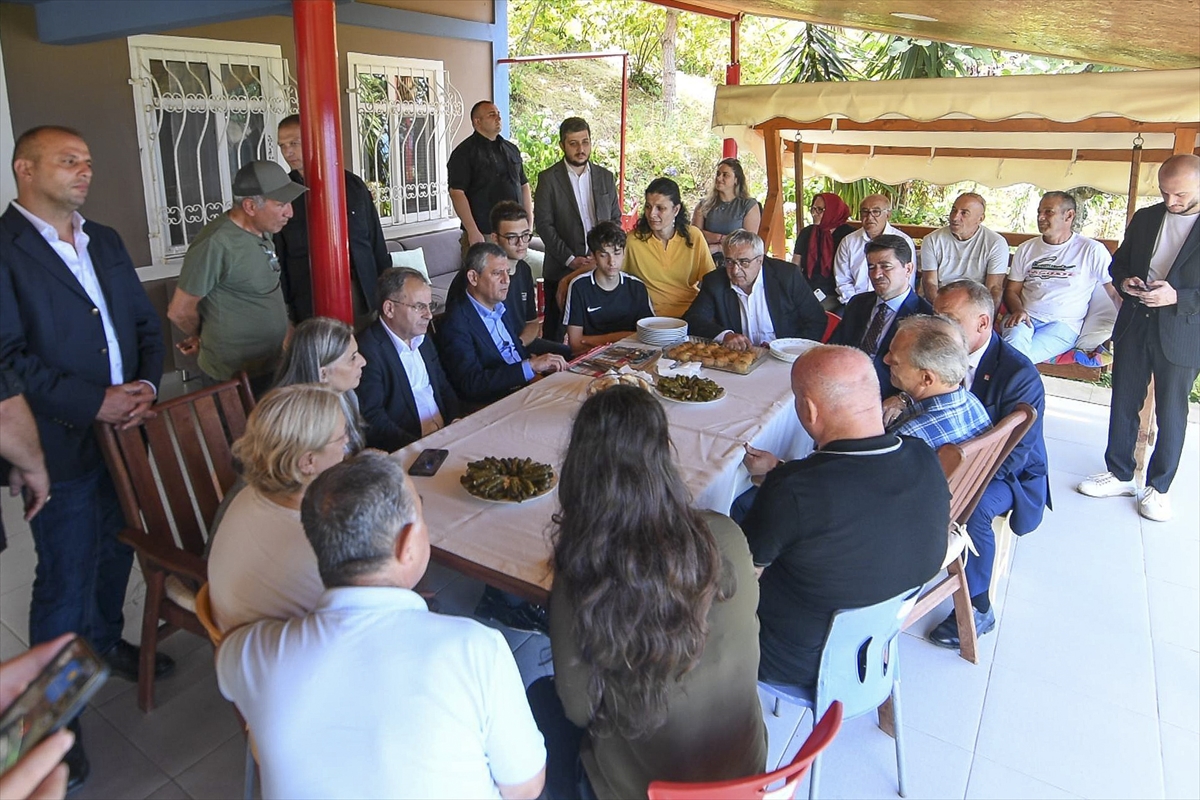 Özgür Özel, Eski TEB Genel Sekreterine Anlamlı Ziyaret Gerçekleştirdi