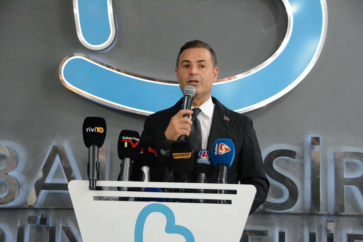 Sındırgı Depreminde Ahmet Akın'ın Hamlesi Şaşırtıyor