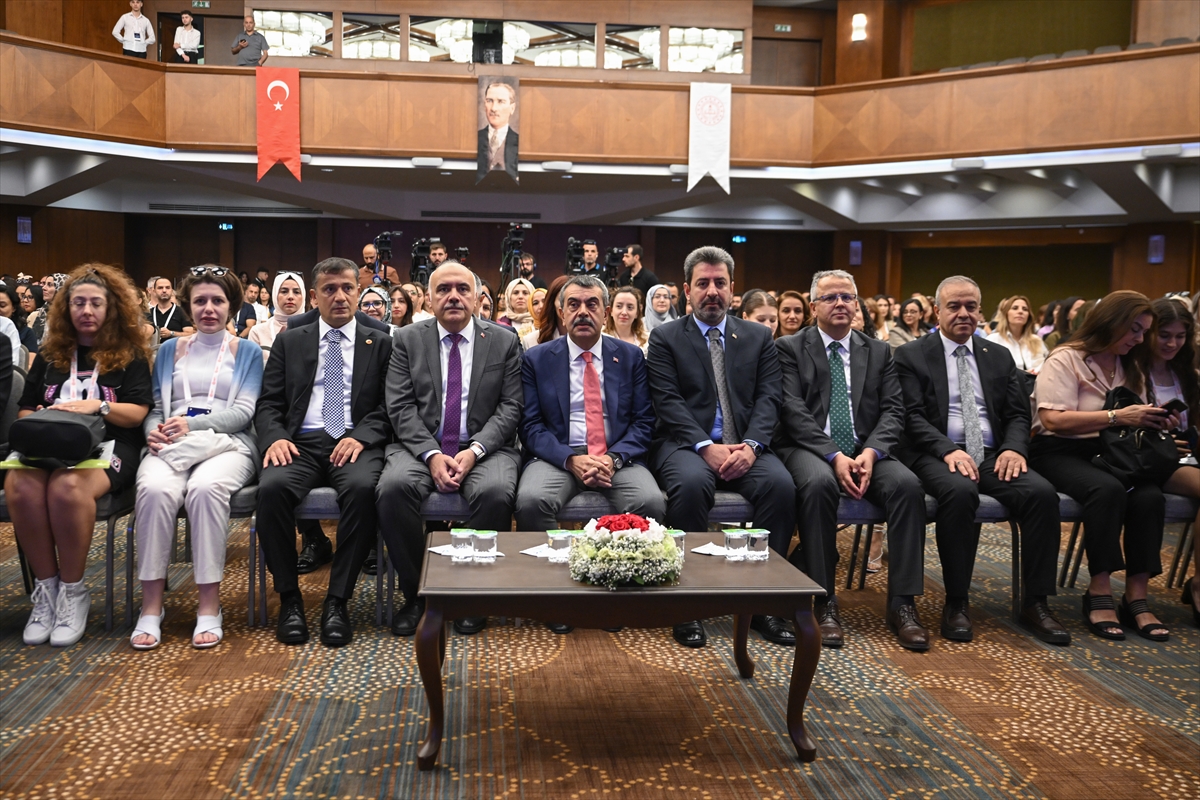 Bakan Tekin'den Eğitimde Yabancı Dil Reformu