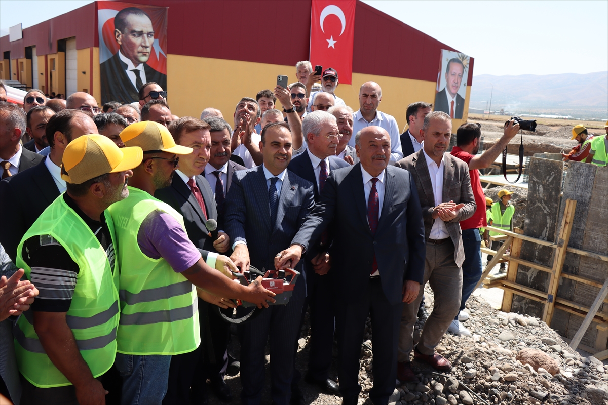 Sanayi ve Teknoloji Bakanı Kacır'dan Büyük Açıklama: Türkiye Ekonomisi Hedeflerine Emin Adımlarla İlerliyor