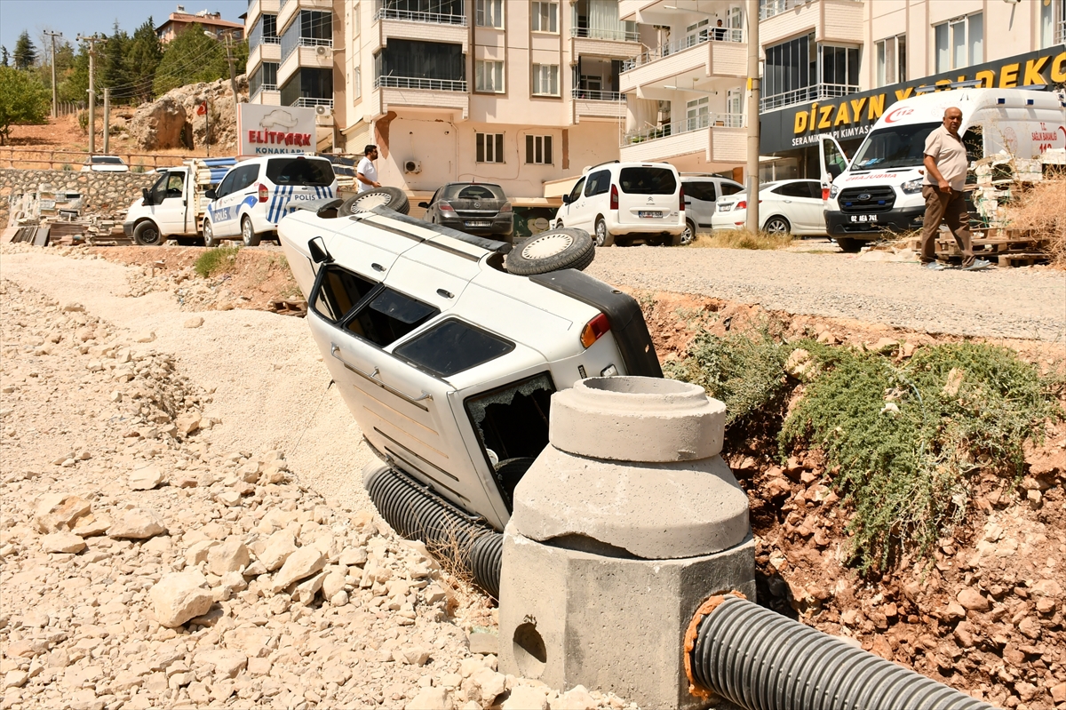 Adıyaman'da Dehşet Anları: Otomobilin Devrilmesiyle 5 Kişi Hastanede