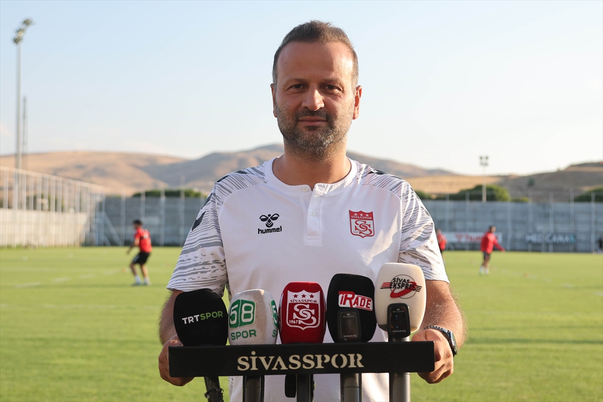 Sivasspor'un Yeni Sezon Planları: Osman Zeki Korkmaz'ın Açıklamaları Dikkat Çekti