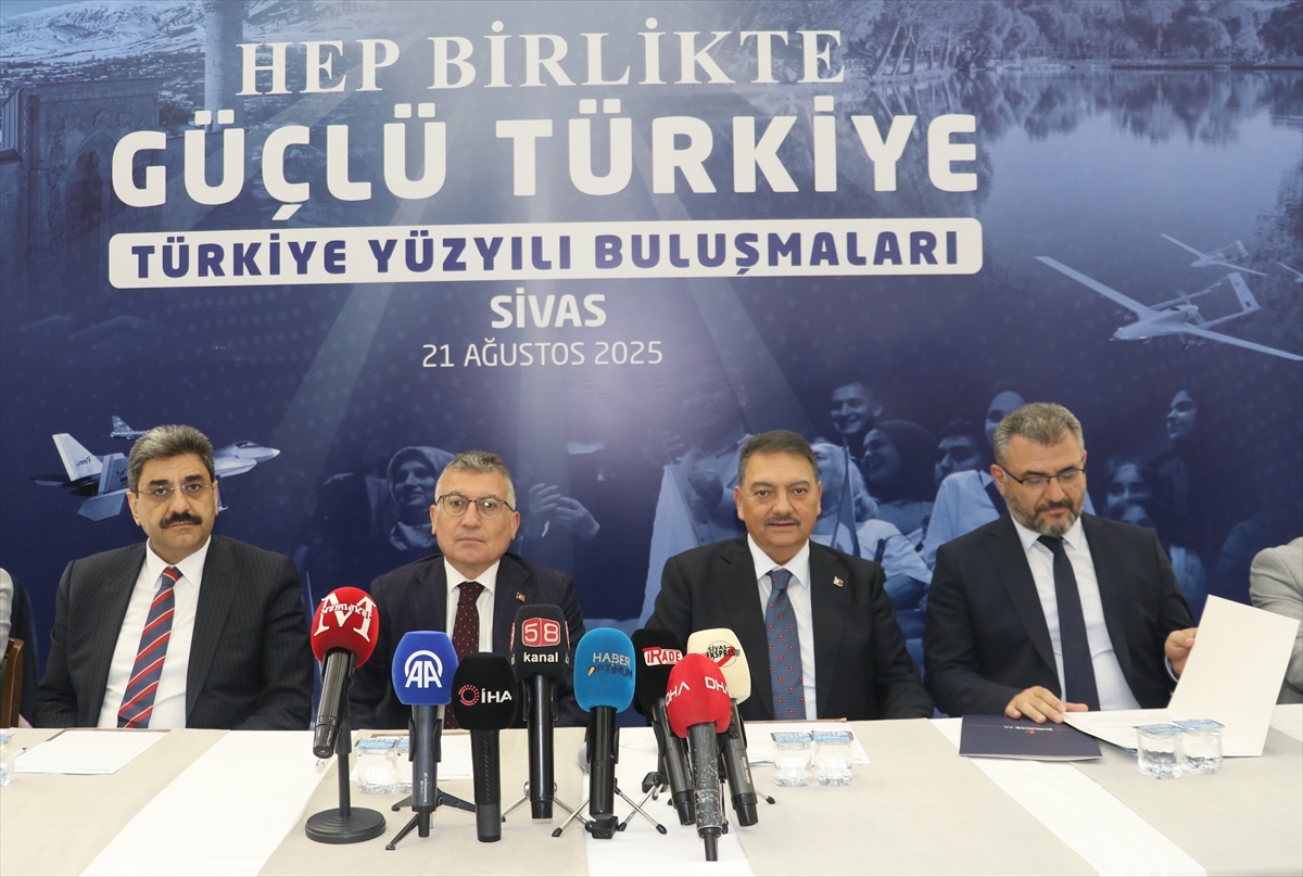 Ahmet Baha Öğütken Sivas'ta Türkiye'nin Geleceğini Anlattı