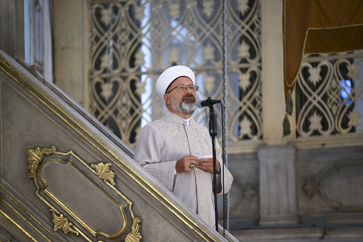 Diyanet İşleri Başkanı Erbaş'tan Eyüpsultan Camisi'nde Tarihsel Çağrı