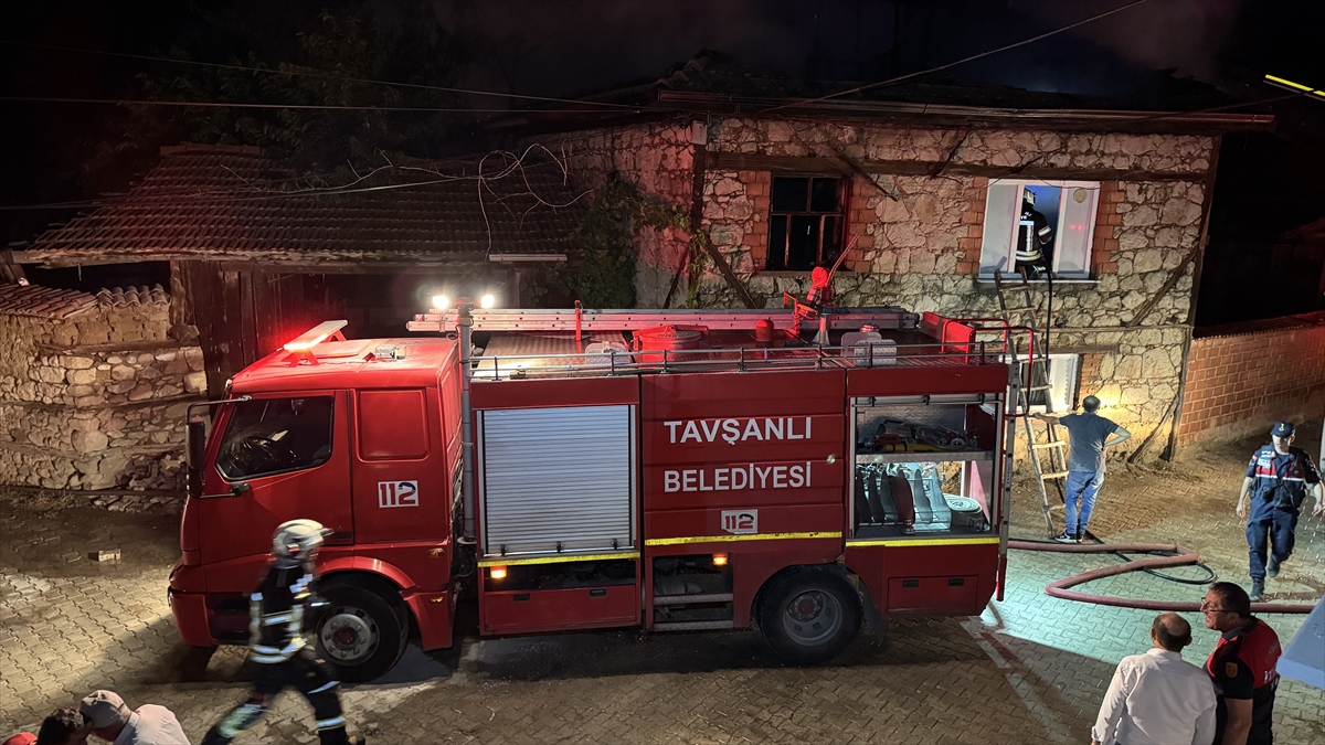 Kütahya'da Alevlerin Gölgesinde Kalan Bir Köy: 4 Ev Kullanılamaz Durumda