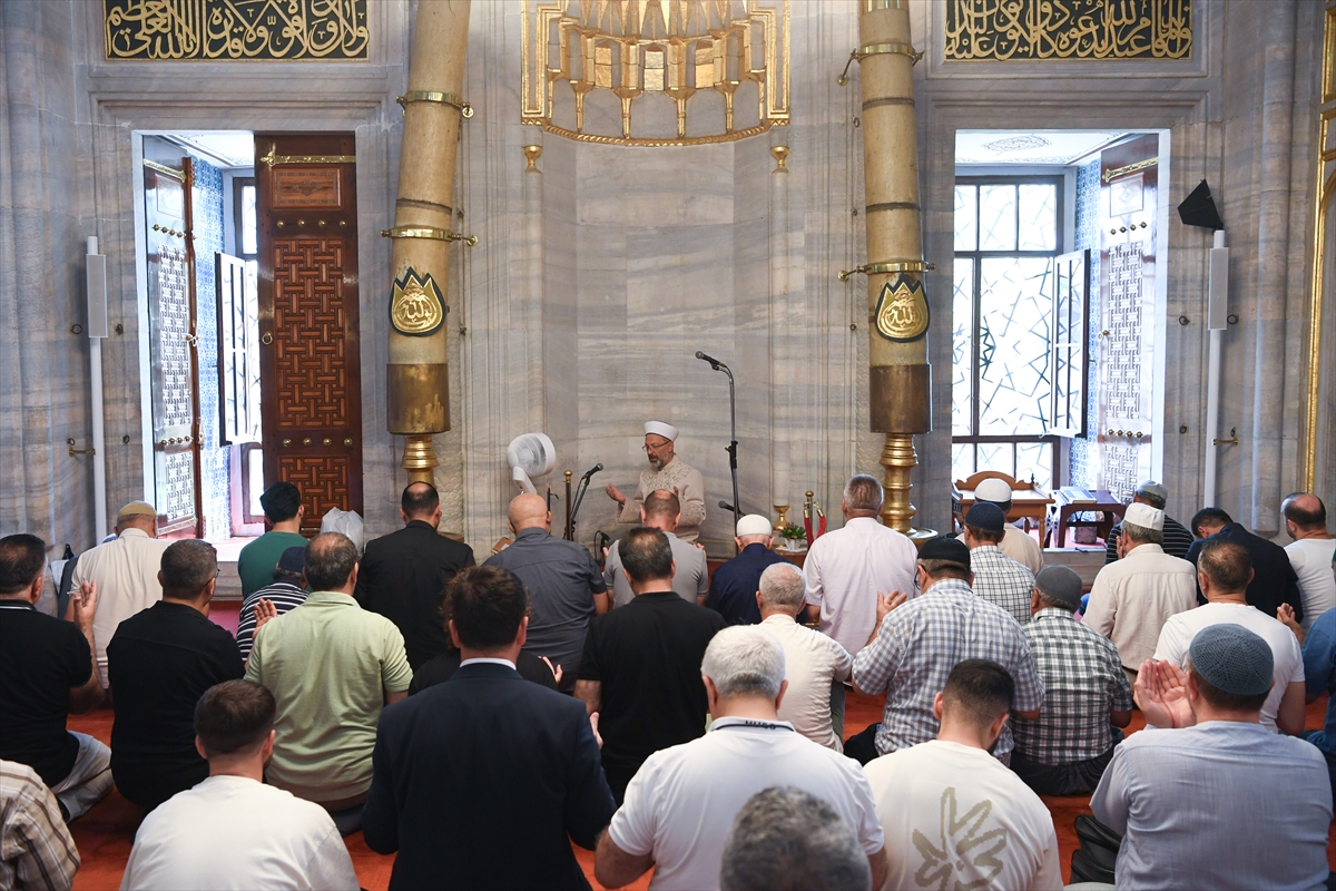 Diyanet İşleri Başkanı Erbaş'tan İstanbul'da Anlamlı Mesajlar