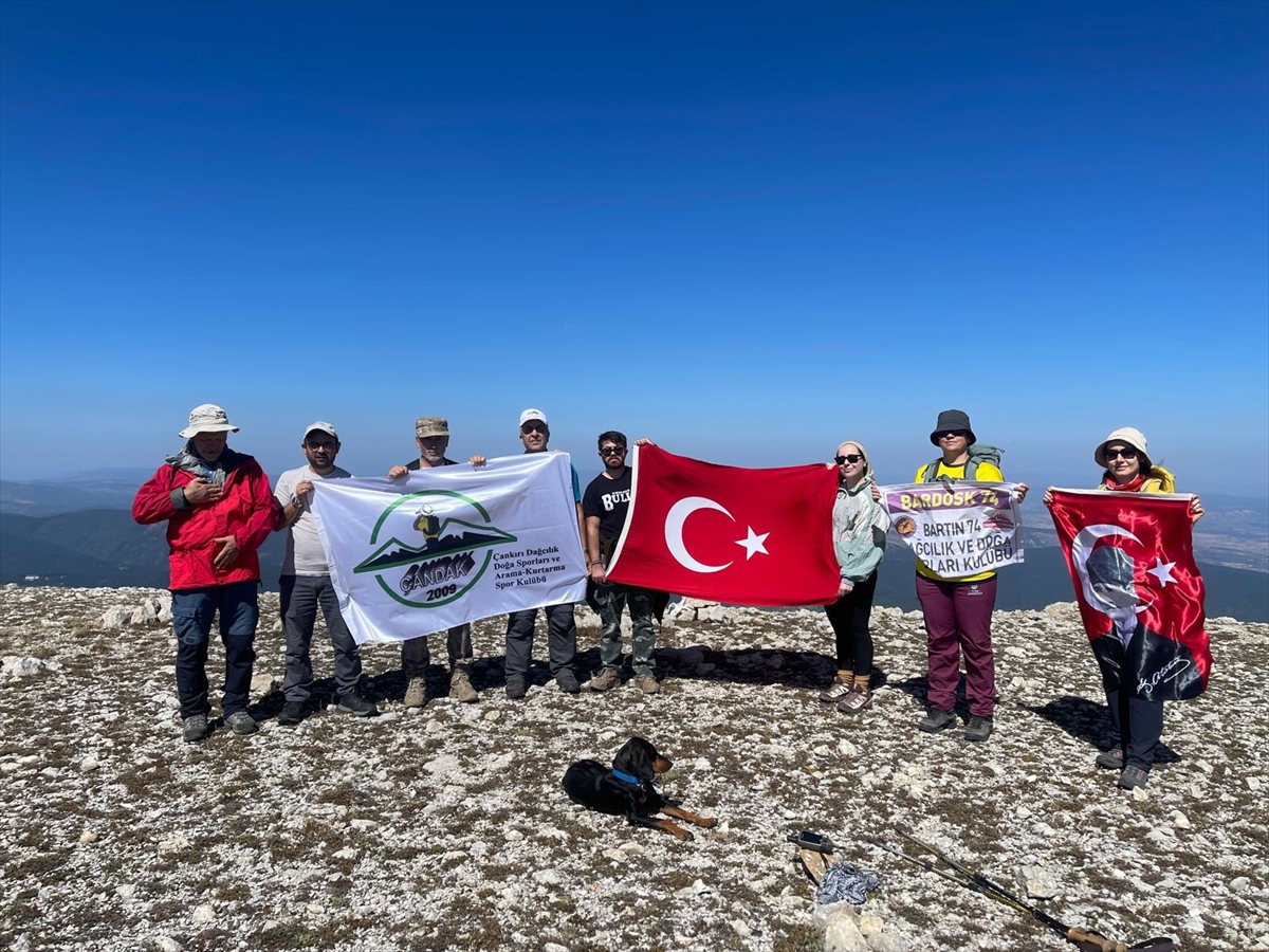 Dağcıların İlham Veren Zirvesi: Ilgaz Dağı'nda 30 Ağustos Coşkusu