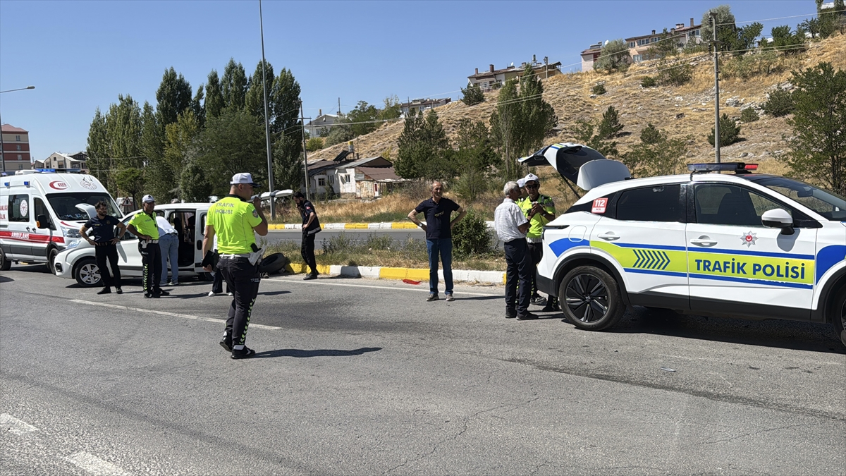 Sivas'taki Korkunç Trafik Kazası Herkesi Şaşkına Çevirdi