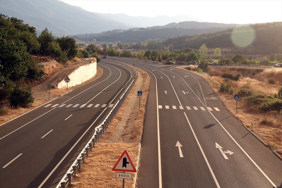 Kastamonu'da Orman Yangınları Kontrol Altına Alınamadı: Müdahaleler Sürüyor