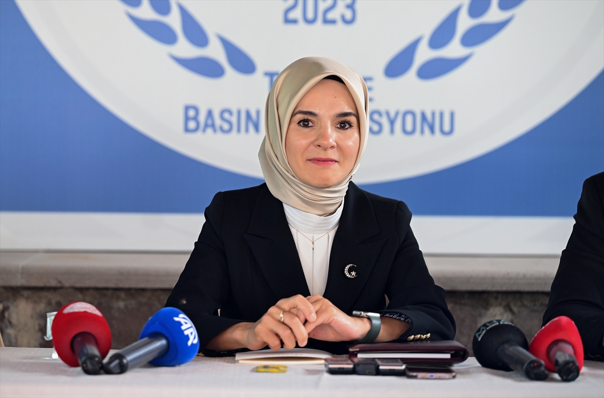 Bakan Göktaş'tan Özel Açıklamalar: Sosyal Medyada Yeni Düzenlemeler Yolda