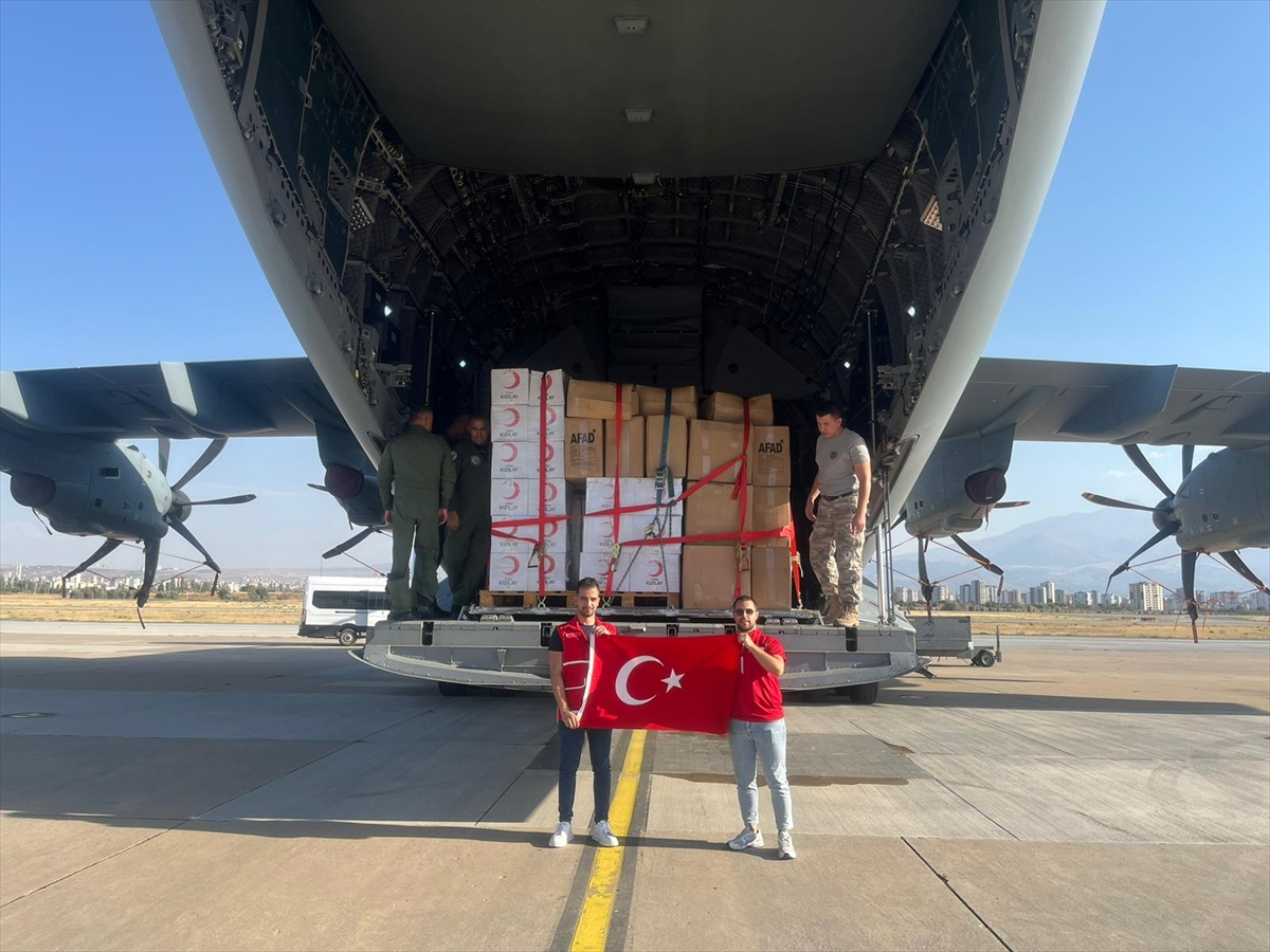 Türk Kızılayının Afganistan'daki Depremzedelere Desteği: Yardım Uçağı Yola Çıkıyor