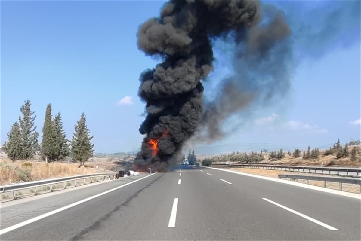 Yolculuk Kabusa Döndü: Mersin'de Otobüs Yangını Paniğe Sebep Oldu