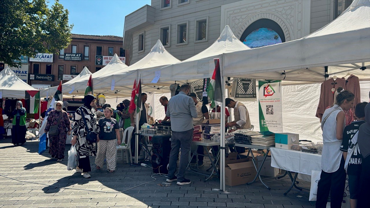 Bursa'da Filistinli Öğrenciler İçin Dayanışma Çarşısı Kuruldu