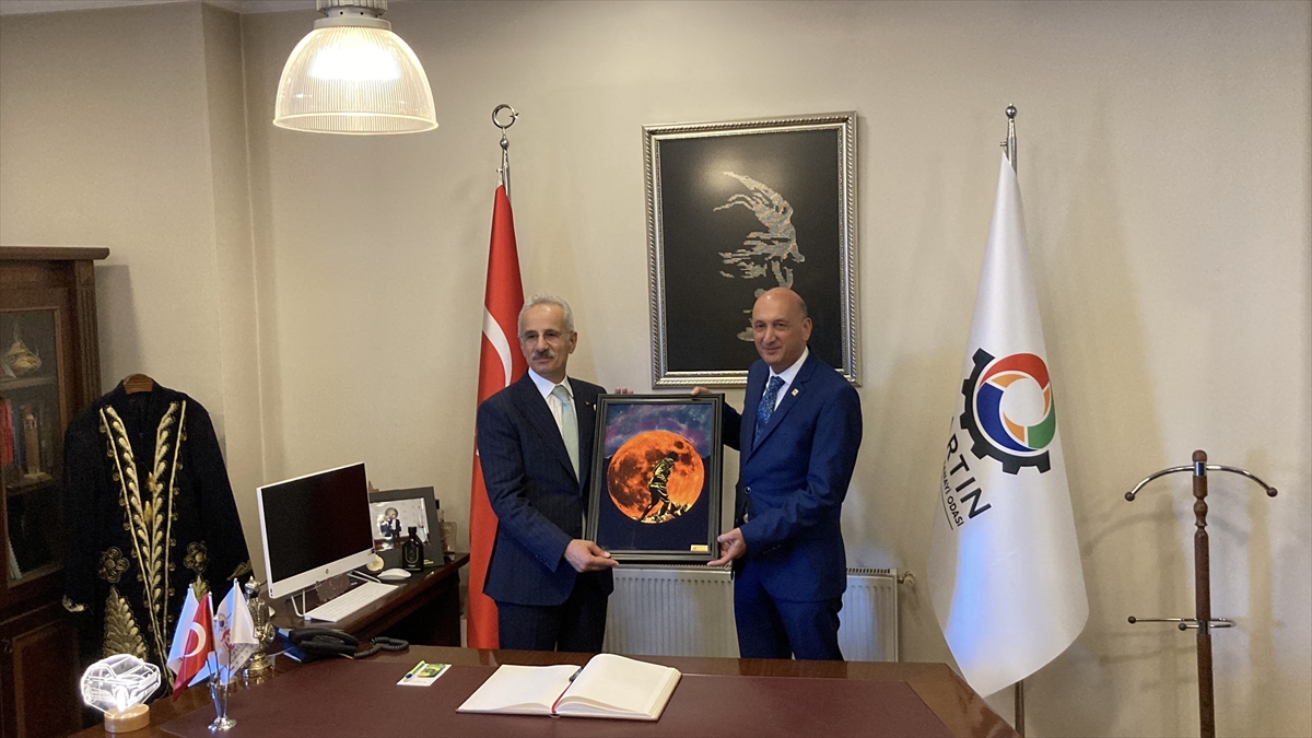 Bakan Uraloğlu'ndan Bartın'da Çarpıcı Açıklamalar: Yeni Anayasa ve Türkiye'nin Geleceği